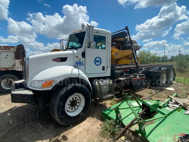 2009 Peterbilt 340