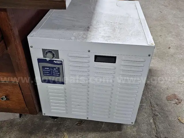Dehumidifier / Aprilaire  model 1710A  (unknown condition - assume non-working)