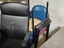 (16) Chairs -- (4) guest chairs &#x26; (12) rolling office chairs