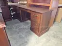 Narrow desk