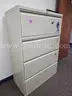 4-drawer lateral cabinet metal - lockable, has key