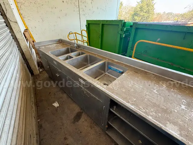 Stainless Steel Multi‑Bay Sink Station – Approx. 10'5" x 28" x 3'4"