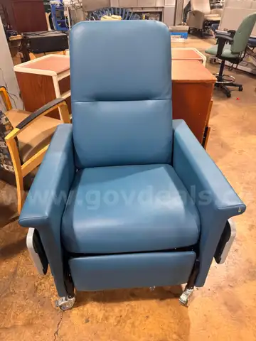 Champion Manufacturing "The Classic" Clinical Care Recliner
