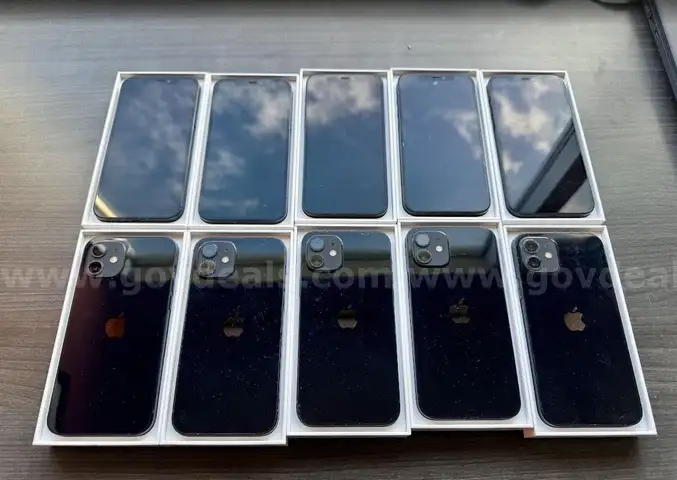 Lot of iPhone 12s (64 Gig)