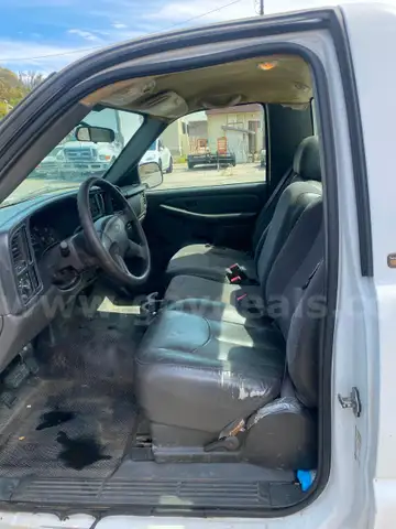 2004 Chevrolet Silverado 2500HD Pickup Truck