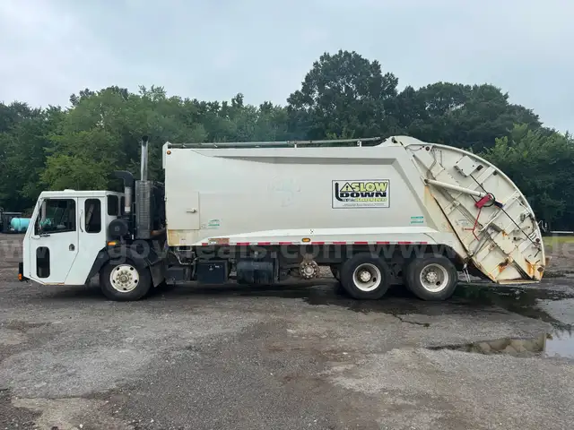 2008 Crane Carrier McNeilus 32Yd Rear Loader Motor