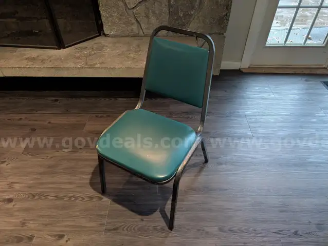 USED Banquet Chairs (100)