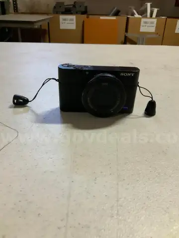 Sony Cybershot + Olympus D560 ZOOM
