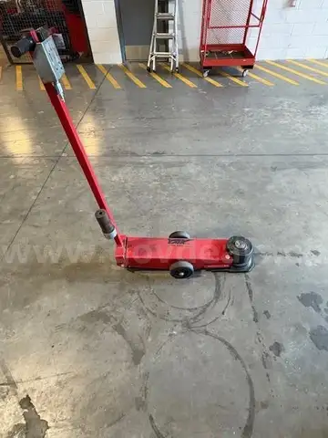 YAK air jack