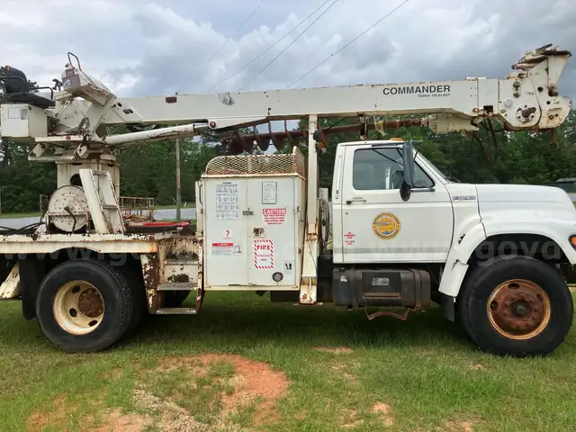 1998 Ford F800 Digger Truck