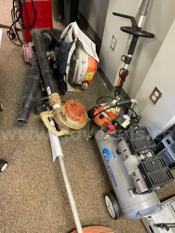 Lot of Miscellaneous Lawn Equipment