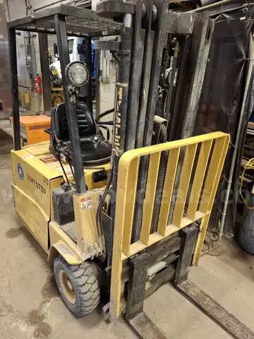 Hyster material handler forklift