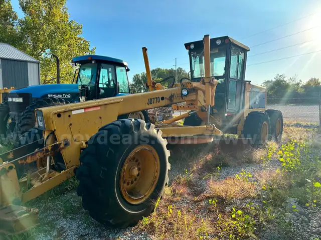 1979 JOHN DEERE 770 MOTOR GRADER