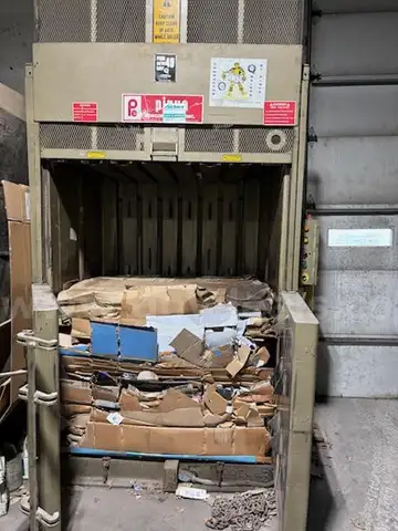 PIQUA SERIES 40 BALER