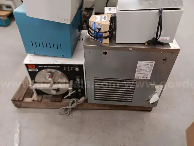 Lot: I PALLET - Lab and science equipment-Untested