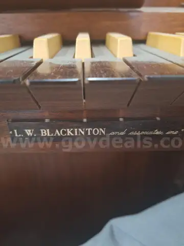 19484 Pipe Organ - semi portable