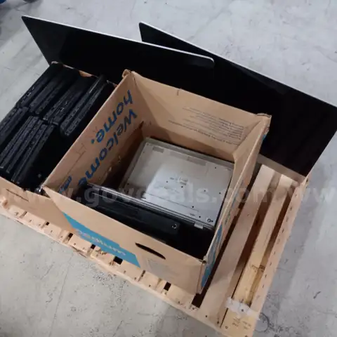 Lot: Laptops / IMACS and Tablets