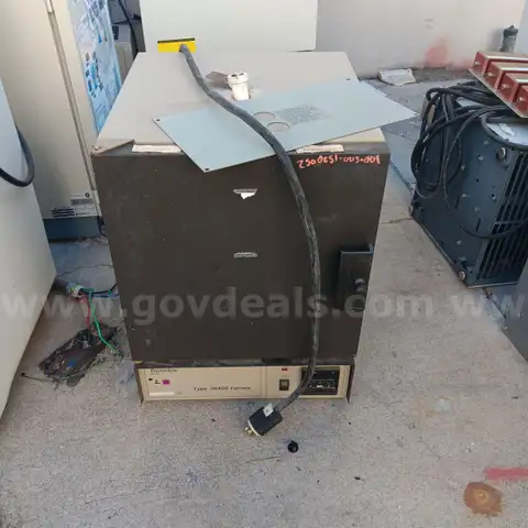 Lot : Lab equipment shakers / pumps / Thermal - Untested