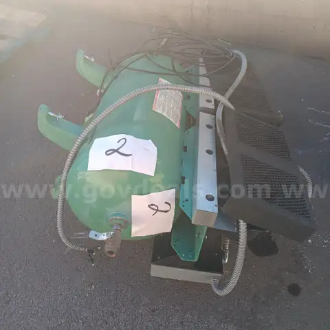 Lot: (2) Pumps and Air compressor - Untested