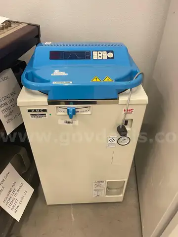 Lot: IMAGING CAMERA w/ POWER BATTERY (1) plus HIRAYAMA - VERTICAL KINEMATIC AUTOCLAVE (1) - Both Untested
