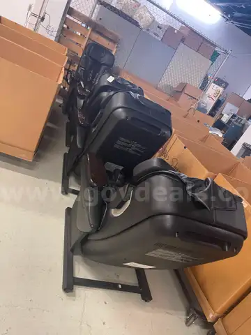 (4) Panasonic Massage chairs