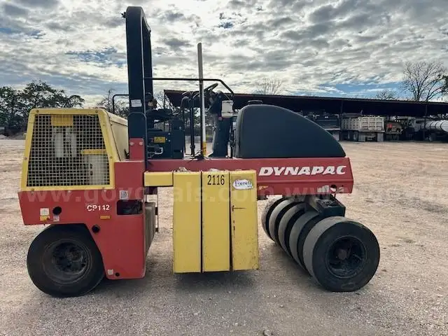 Dynapac CP142 Roller