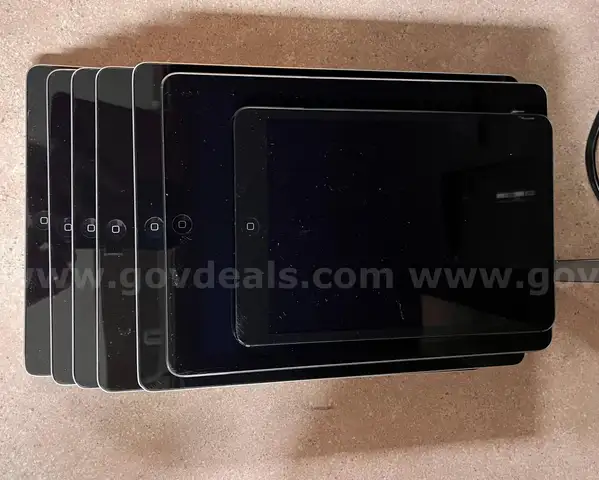 Lot of 7 iPads Variety generations