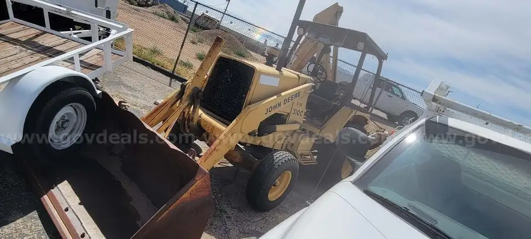 John Deere 310C Backhoe Tractor