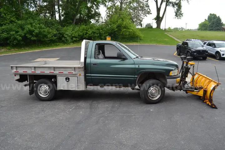 2002 Dodge Ram 2500 with Operable Snow Plow