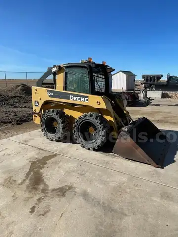 2010 John Deere 320 Skid Steer
