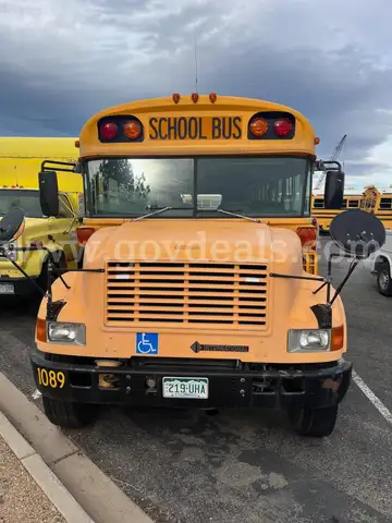 2001 International 3800