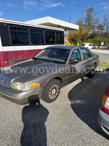 2004 Ford Crown Victoria