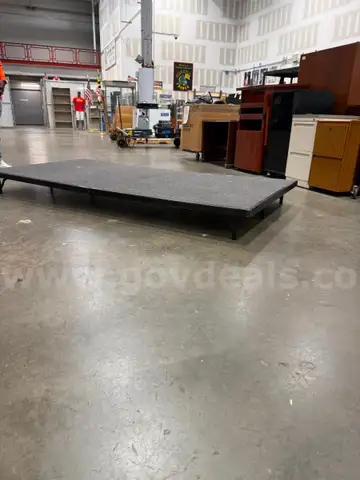 Set of three stage risers