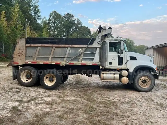 2007 Mack Granite CV713 Dump Truck