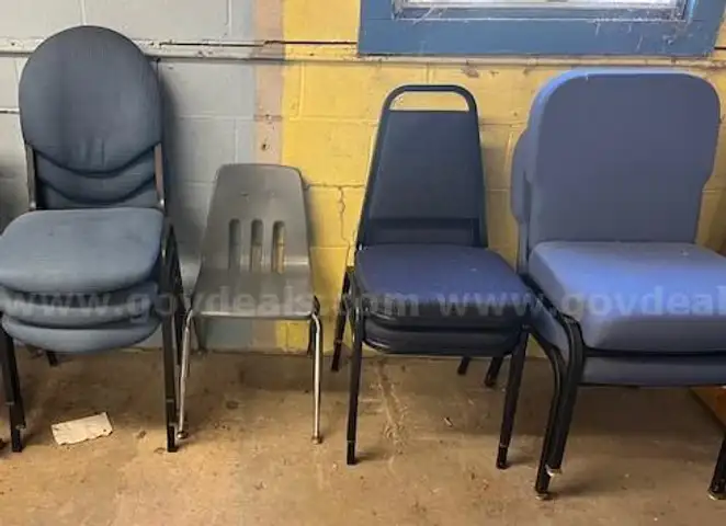 Variety of Chairs (8) (B2)