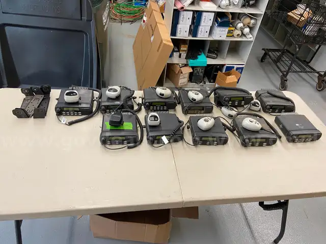 Lot of 11 Motorola UHF Mobile Radios