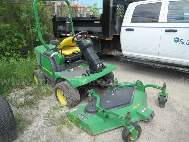 John Deere 1445 Mower