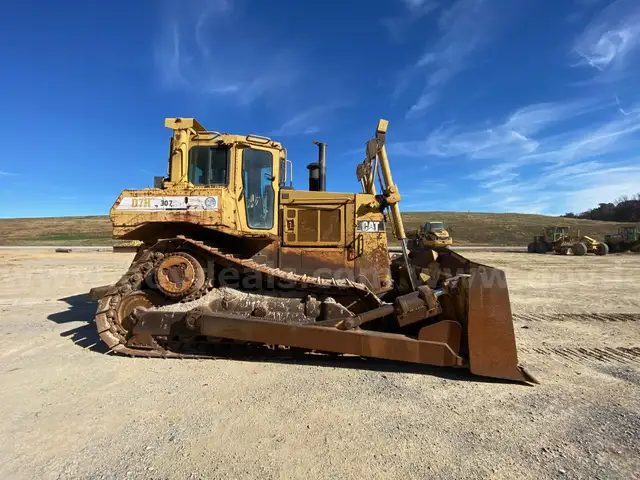 1995 Caterpillar D7H Dozer
