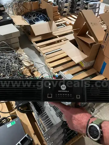 Motorola SLR 8000 UHF repeater