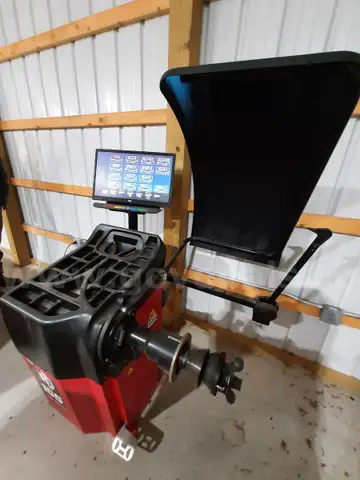 Rotary R155 tire balancer