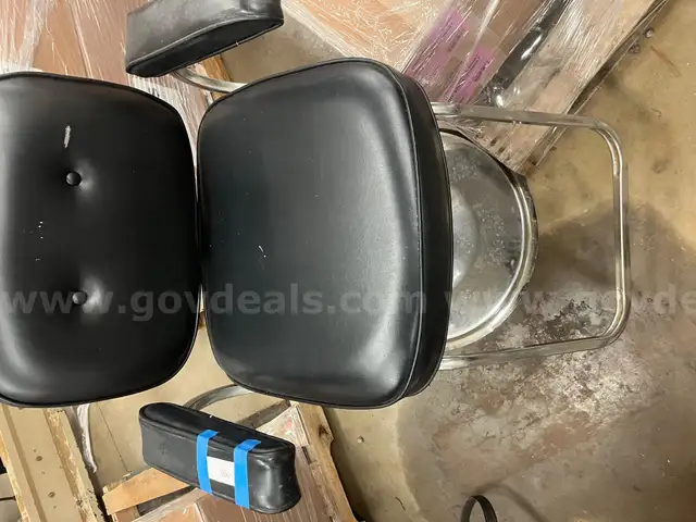 Cosmetology Chair 006
