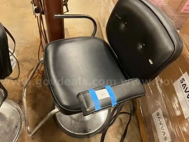 Cosmetology Chair 007
