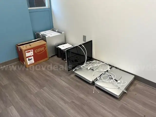 Apple computers &#x26; products (CA0733, 0734, 1128, 1129, 1130, 1131)