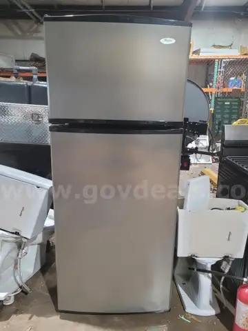 REFRIGERATOR  ICEBOX silver