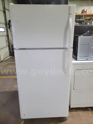 REFRIGERATOR ICEBOX white