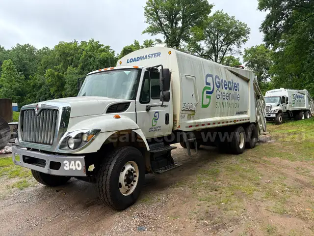 2014 International 7400 Garbage Truck