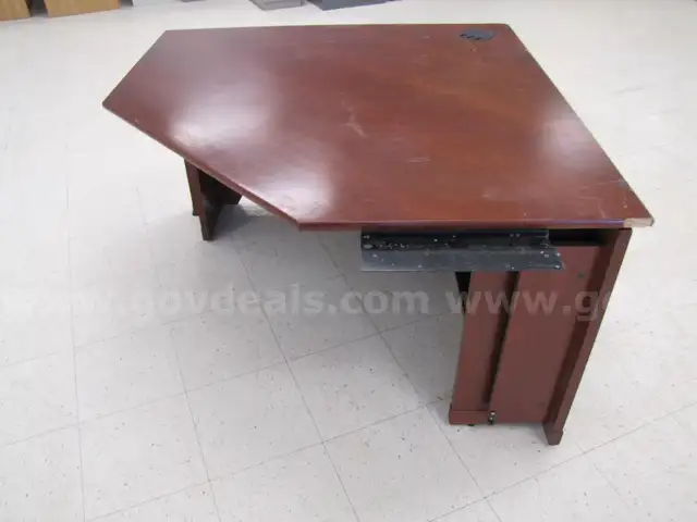 Corner desk piece