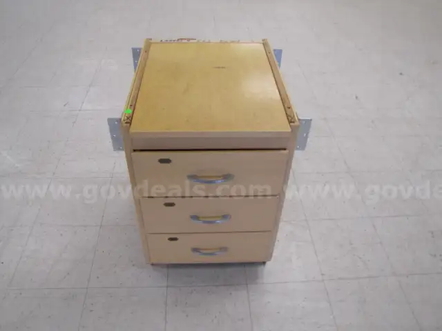 Three drawer dresser