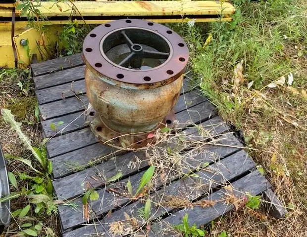 One metal piece