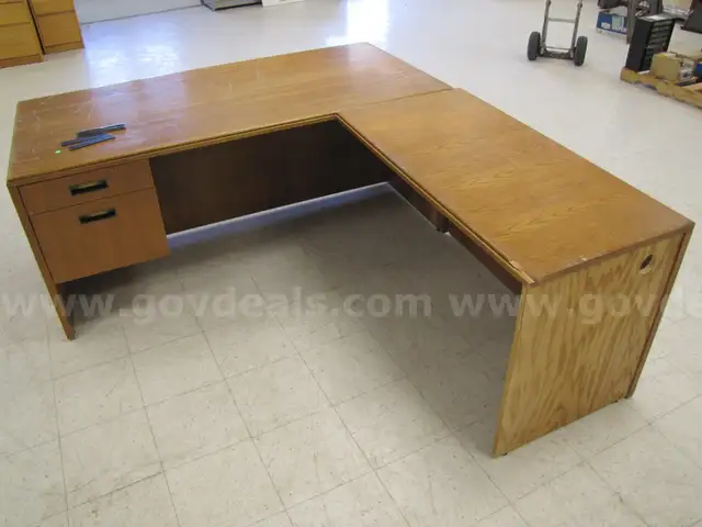 L shaped desk